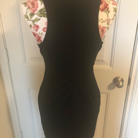 Dress - Picture 2 of 4